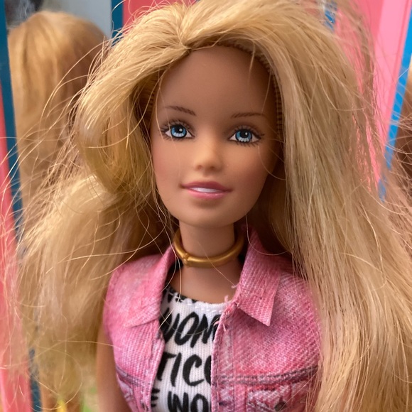 Barbies - Picture 6 of 7